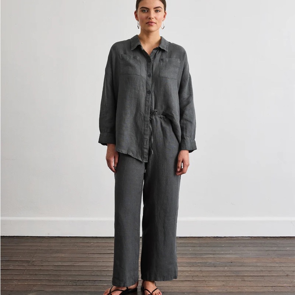Bed Thread Linen Pajamas - Picture 5 of 5